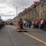 Los Autos Locos volverán a realizarse en la Bajada de Todos Santos, en Cuenca. Foto: El Mercurio