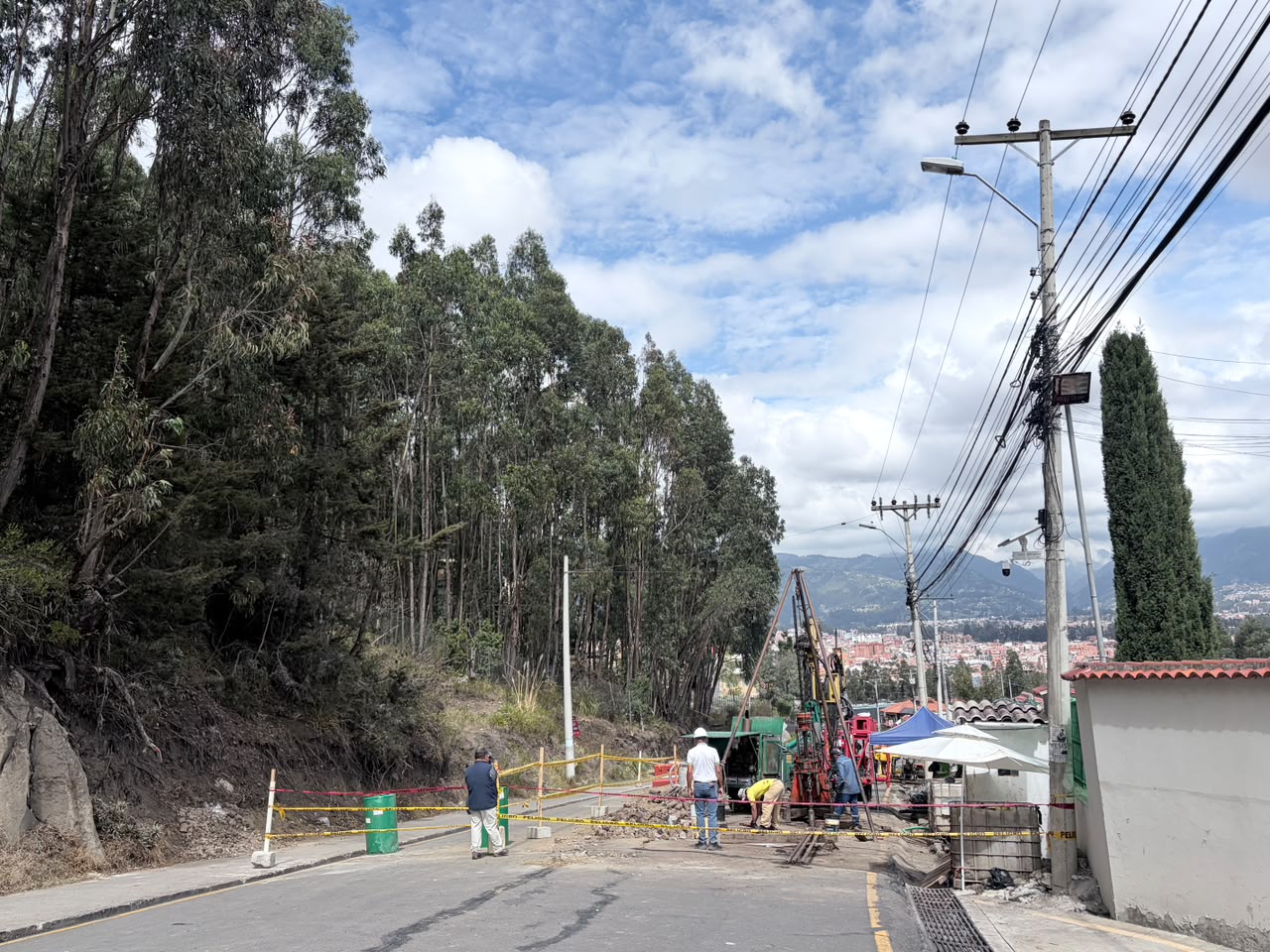 En la subida al mirador de Turi se llevan a cabo trabajos. Foto: Municipio de Cuenca
