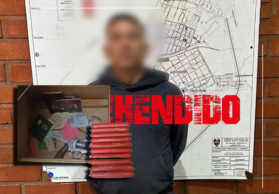 Un sujeto fue detenido con un arma de fuego y presuntos explosivos en Ponce Enríquez. /Cortesía