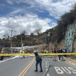 Imagen de la avioneta accidentada en la avenida Hurtado de Mendoza en Cuenca. /EL MERCURIO