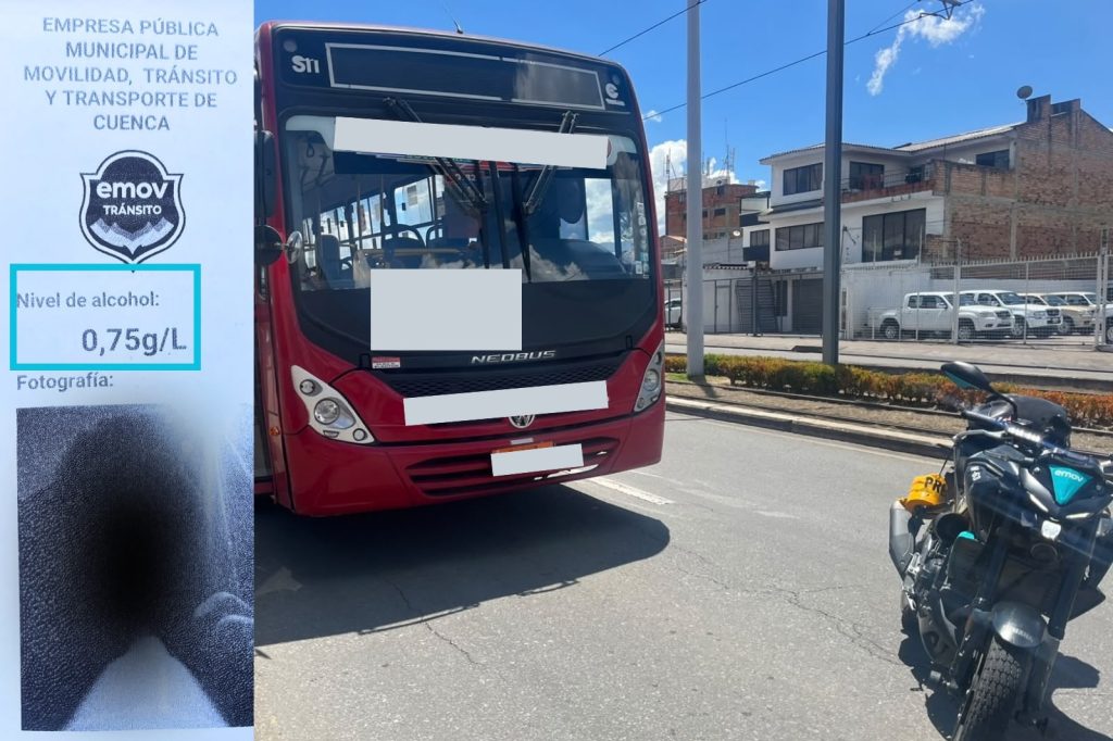 Un chofer de bus urbano fue detenido por la EMOV en Cuenca. Foto: cortesía para El Mercurio
