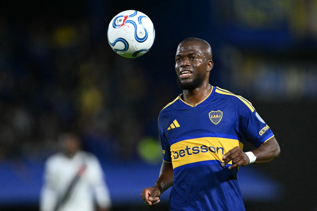 Enner Valencia en partido de Boca Juniors por la Sudamericana. Foto: AFP