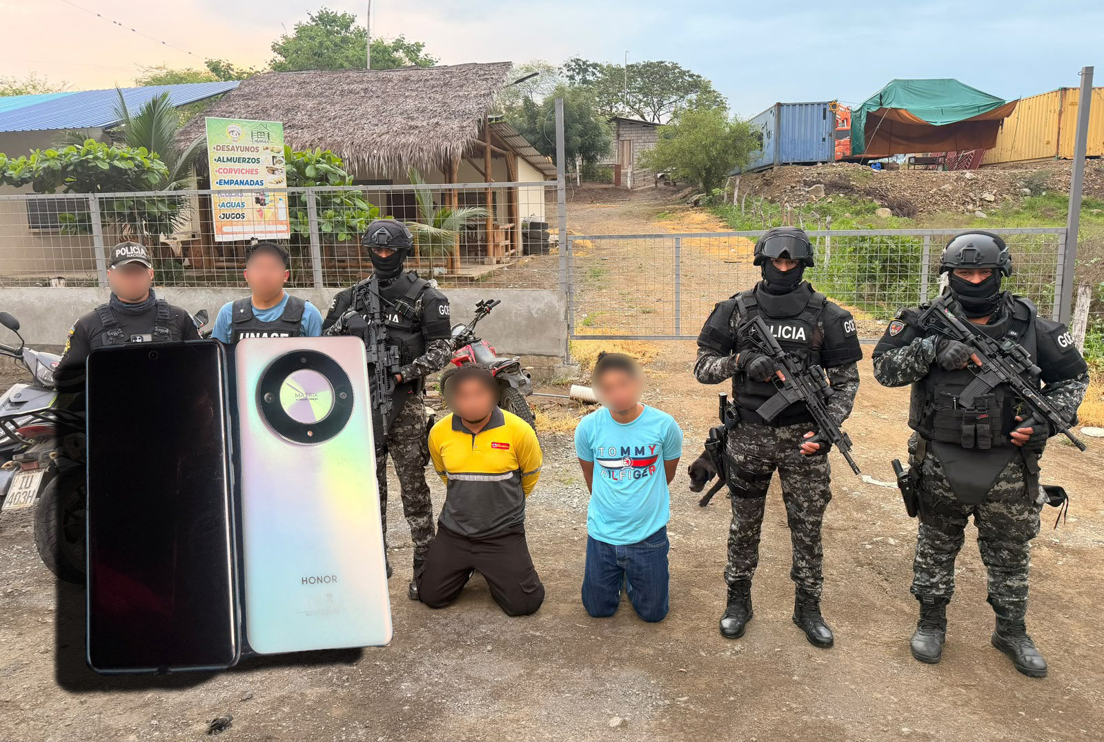 Dos sujetos que extorsionaban a ciudadano en Cuenca, fueron detenidos por la Unase. /Cortesía