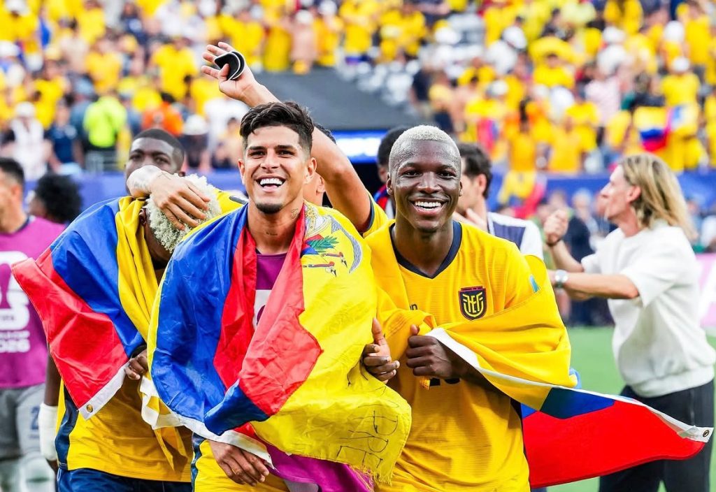 Piero Hincapié y Moisés Caicedo celebran victoria. Foto: La Tri