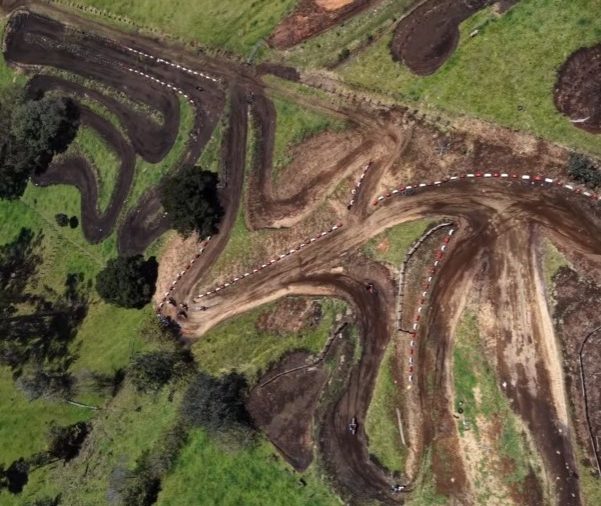 La presunta construcción ilegal de una pista de motocross terminó con su clausura. /Cortesía