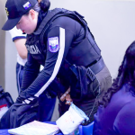 La Policía Nacional ingresó a una institución educativa este 5 de octubre de 2026. Foto: Ministerio de Educación