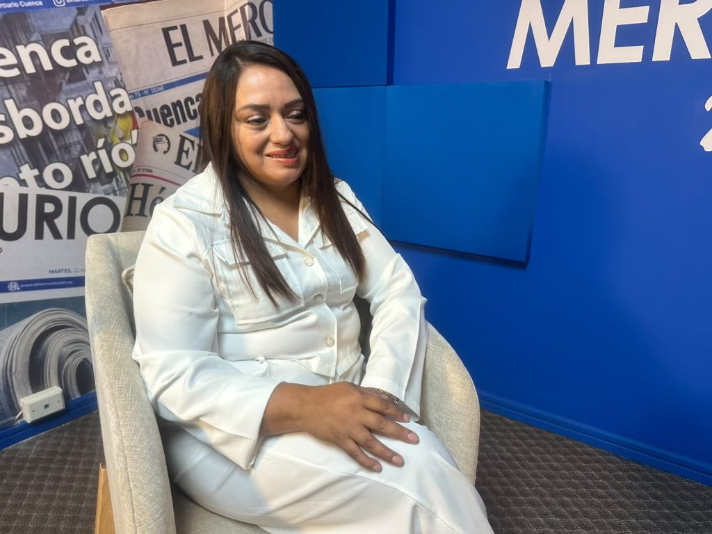 Gabriela Ochoa es candidata a la Prefectura de Azuay por el Partido Social Cristiano (PSC) (Lista 6).